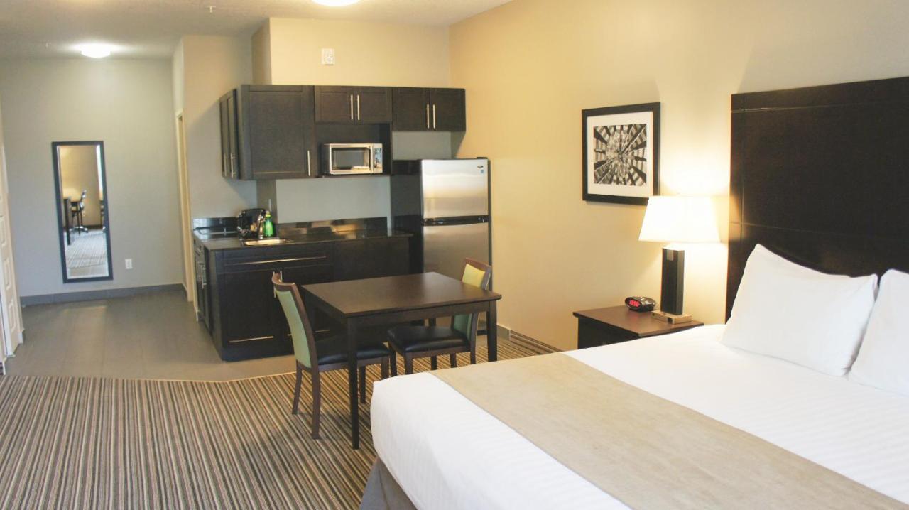 Best Western Plus Fort Saskatchewan Inn & Suites Eksteriør bilde
