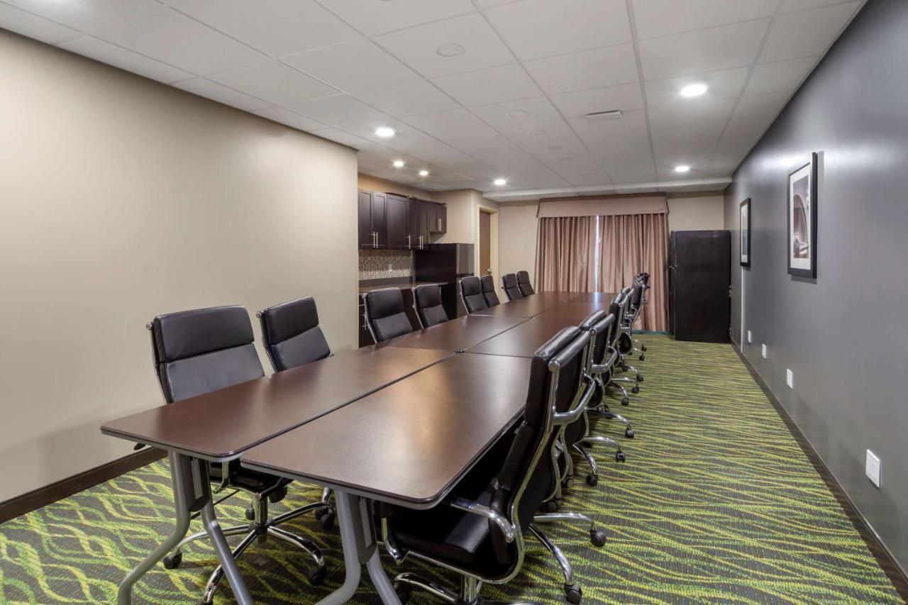 Best Western Plus Fort Saskatchewan Inn & Suites Eksteriør bilde