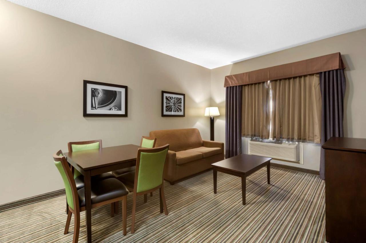 Best Western Plus Fort Saskatchewan Inn & Suites Eksteriør bilde
