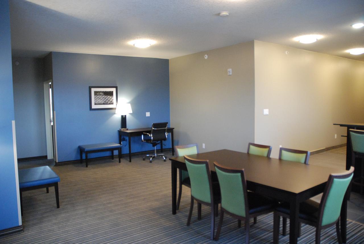 Best Western Plus Fort Saskatchewan Inn & Suites Eksteriør bilde